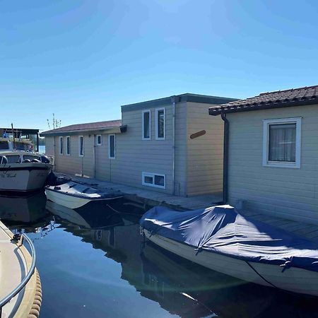 Visserslust - Woonboten & Appartementen Vinkeveen Luaran gambar