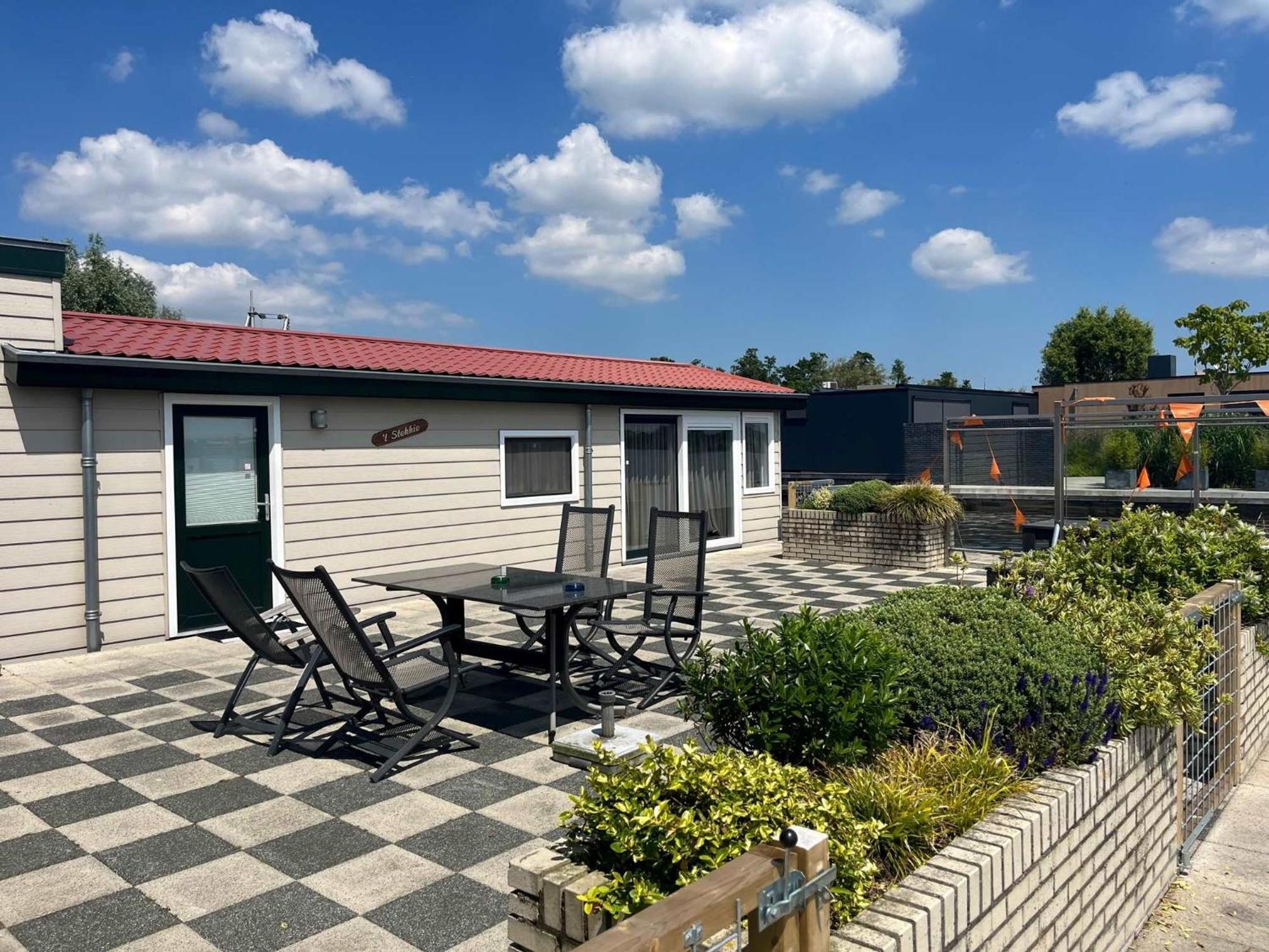 Visserslust - Woonboten & Appartementen Vinkeveen Luaran gambar