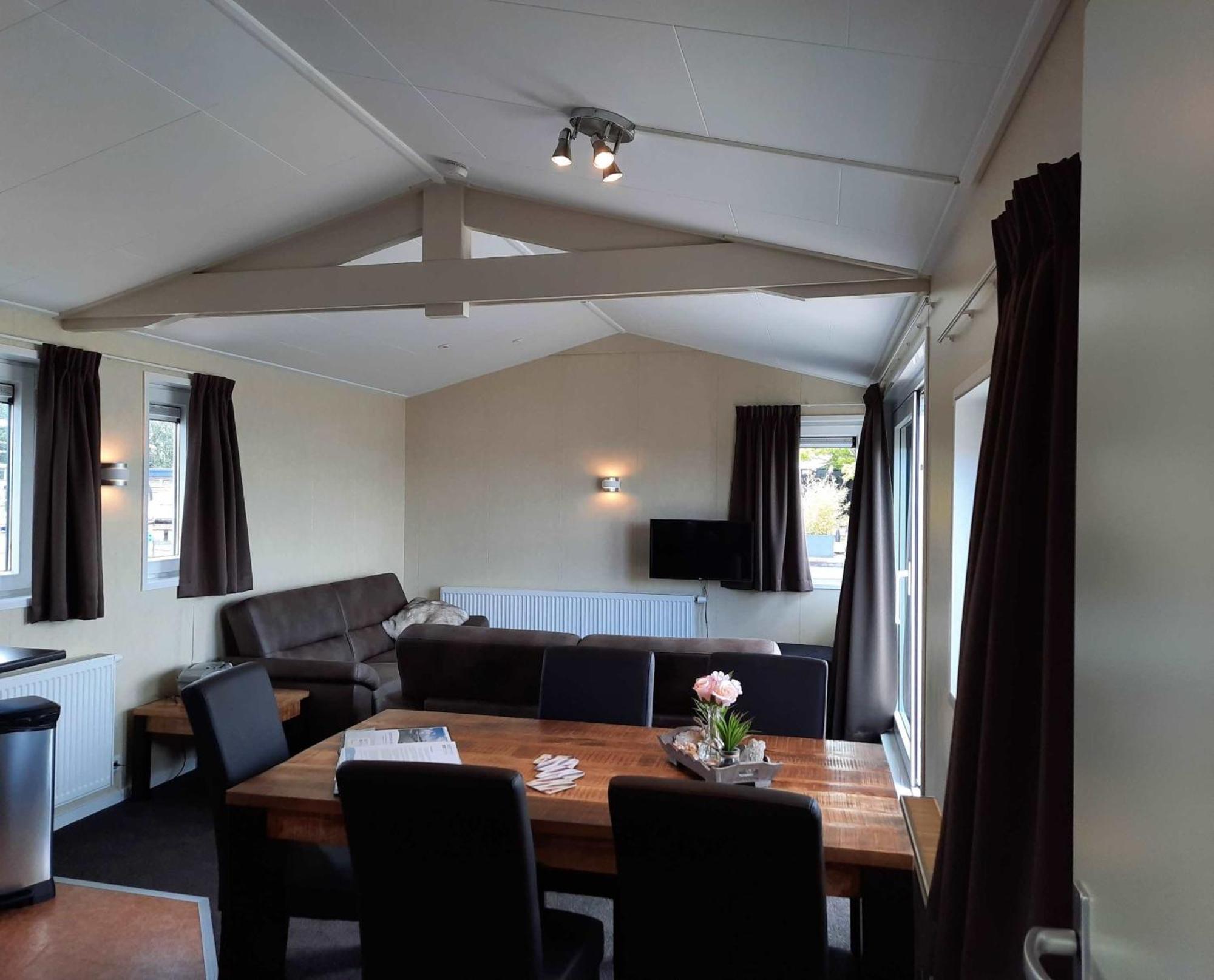 Visserslust - Woonboten & Appartementen Vinkeveen Luaran gambar